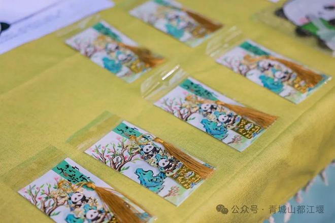 都江堰太火爆NPC白娘子被求合影到宕机ag旗舰厅注册顶流实锤！这个五一青城山(图22)